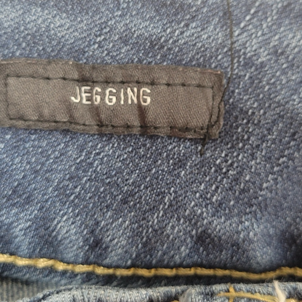 Torrid Women's Jeans Distressed Jegging Size 28XT Blue - Picture 8 of 11